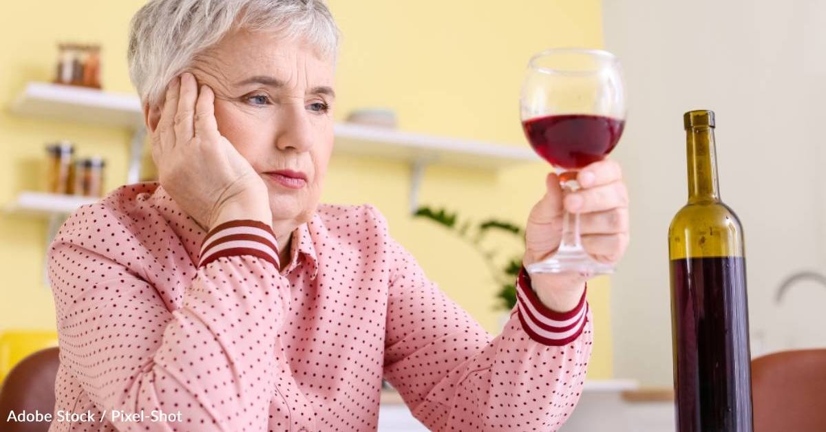 Heavy Drinking May Hasten Alzheimer's
